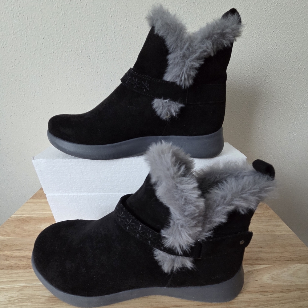 JBU Nordic Suede Booties